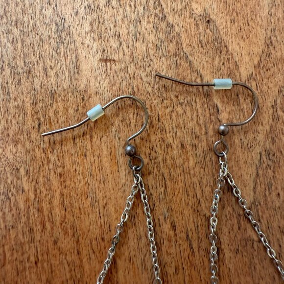 Adorable Modcloth gold-tone bow dangly chain earrings - Picture 4 of 6